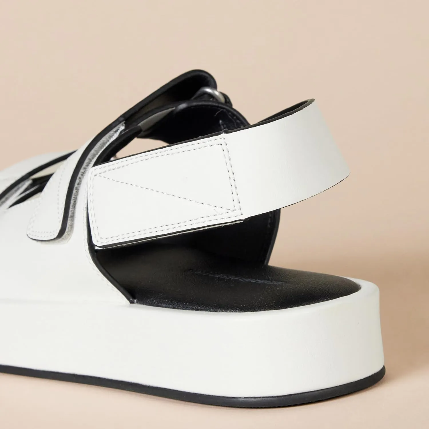 Amazon Essentials Women's Adjustable Triple Strap Flat Platform Sandal