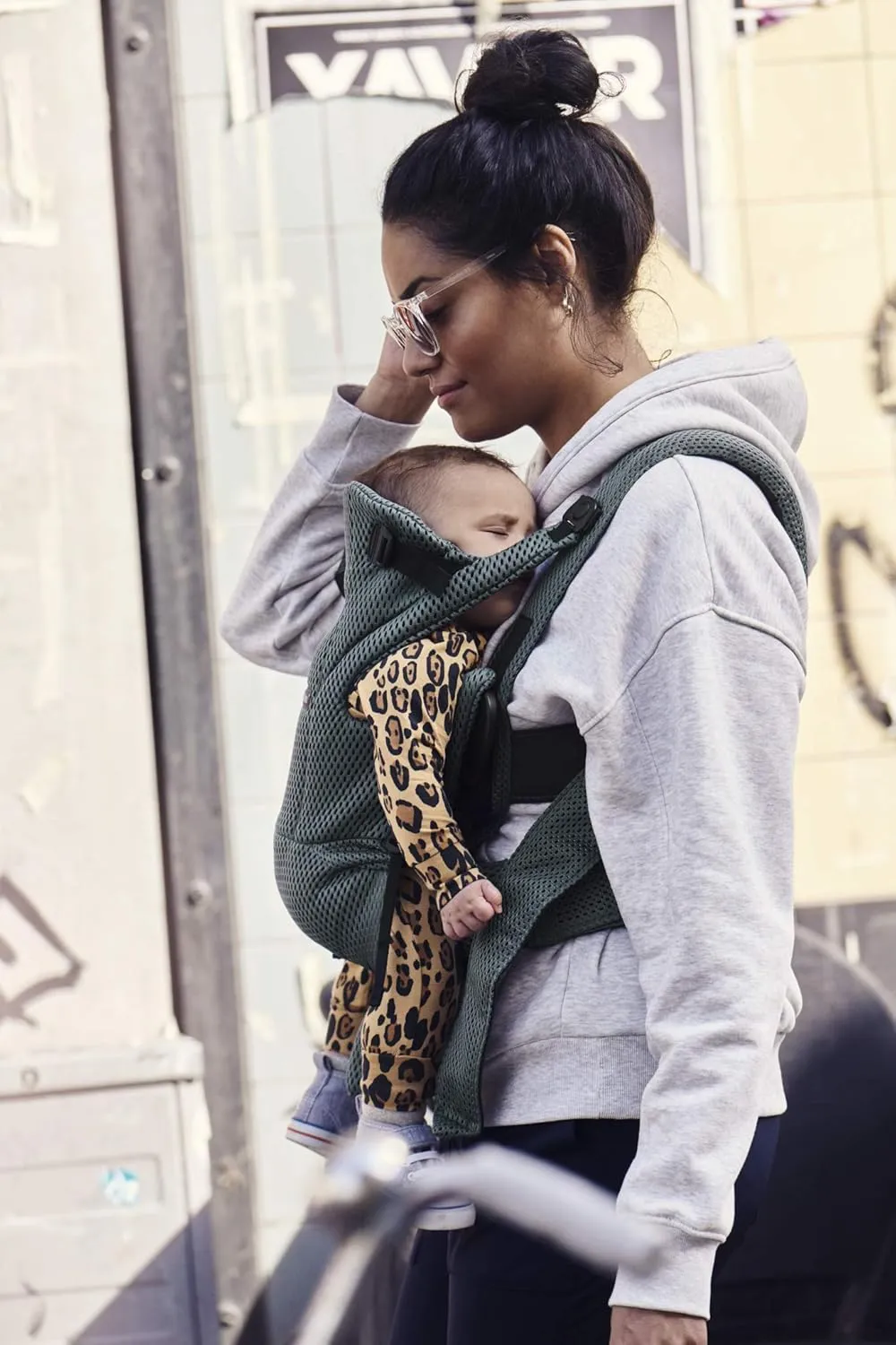 BabyBjörn Baby Carrier Free, 3D mesh, Sage Green