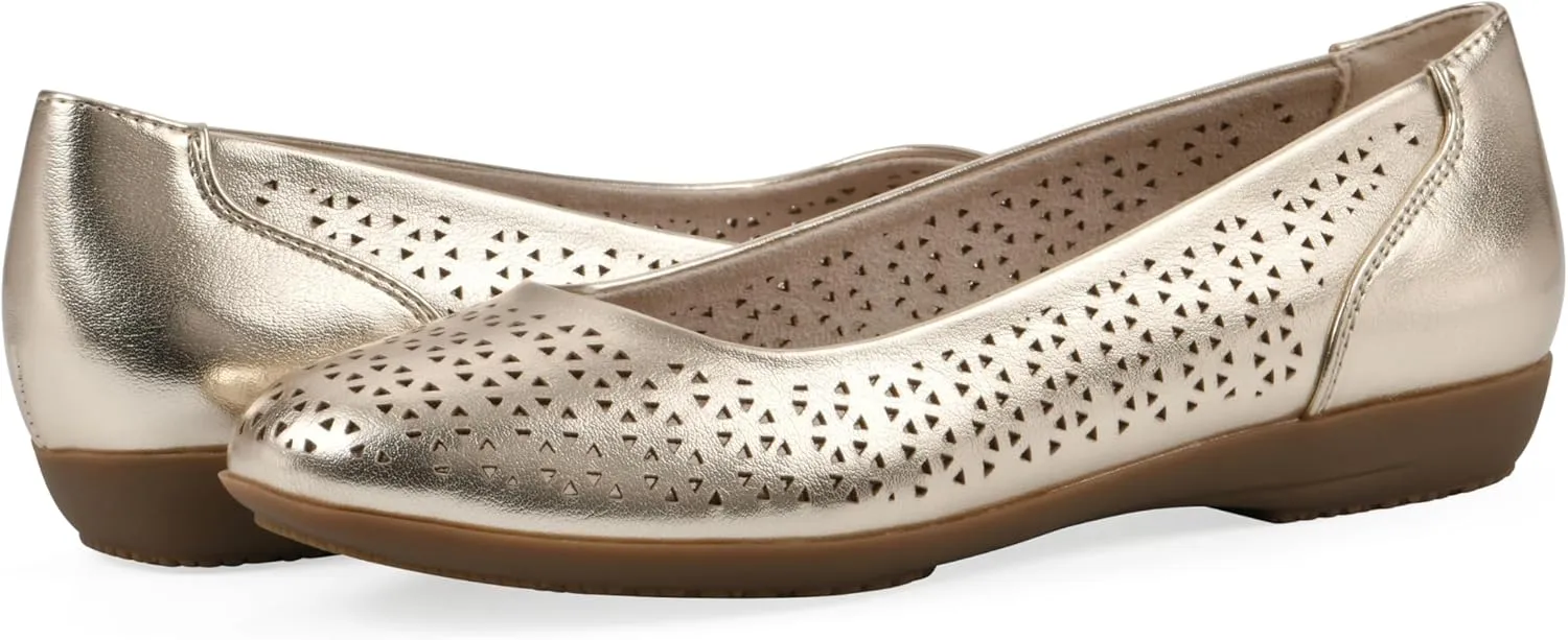 CLIFFS BY WHITE MOUNTAIN Women's Cindy Cushioned Ballet Flat
