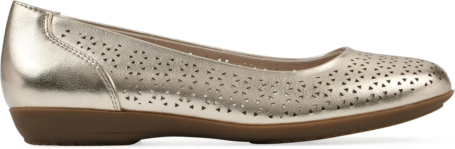 CLIFFS BY WHITE MOUNTAIN Women's Cindy Cushioned Ballet Flat