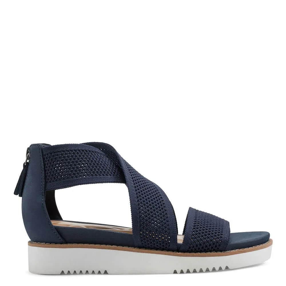 Easy Spirit Women's Wander2 Flat Sandal, Navy, 9 Wide
