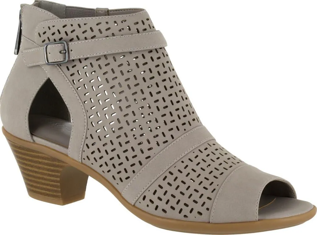 Easy Street Women's Carrigan Ankle Boot, Grey, 8 Narrow