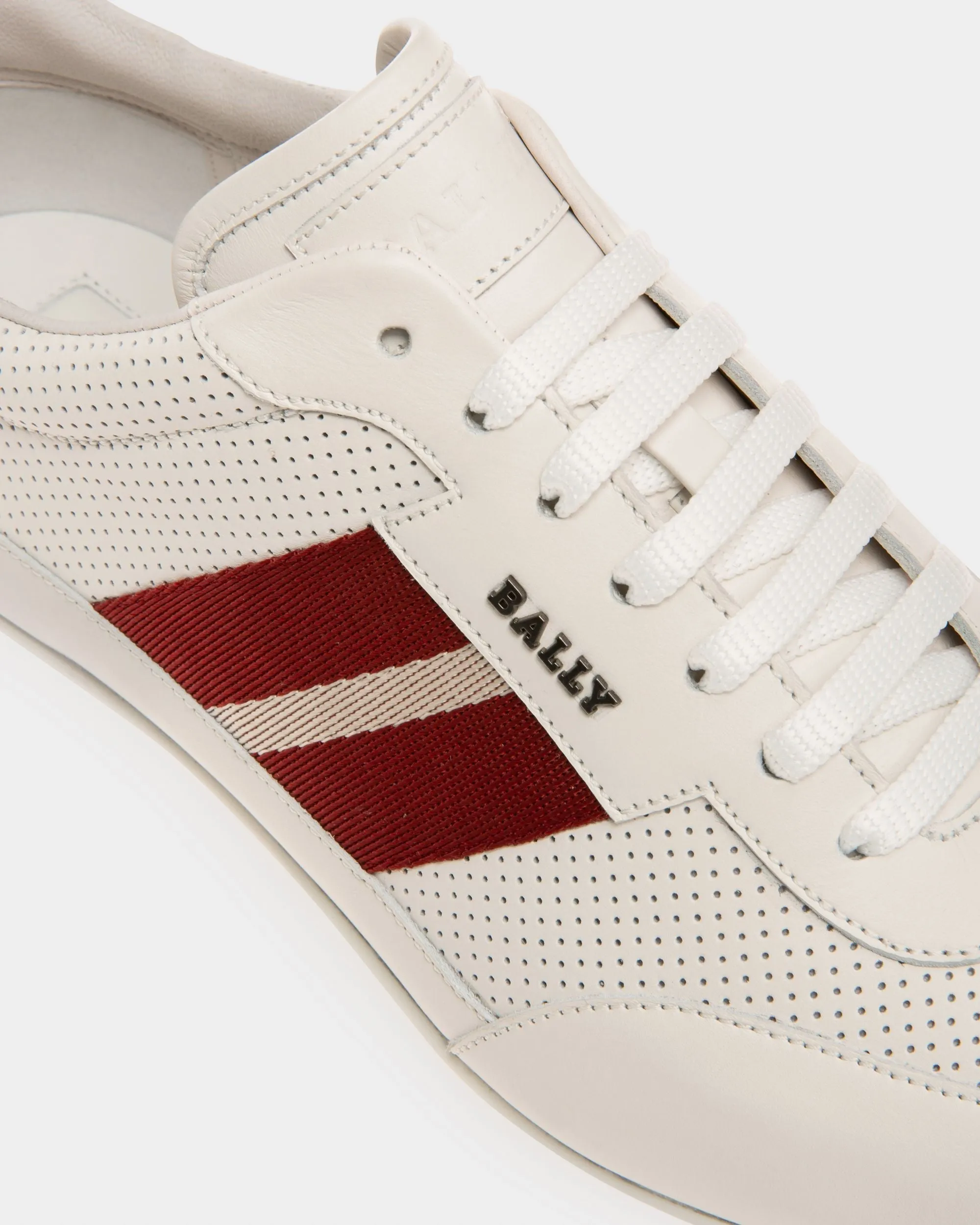 Haldin Leather Sneakers In White
