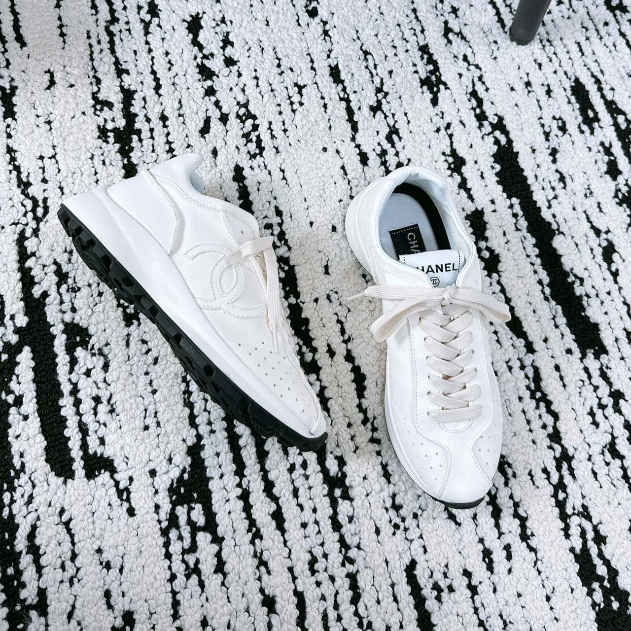 In Cowhide Soft Sneaker 35mm CHANEL Quick resolution White Convenient delivery 144691