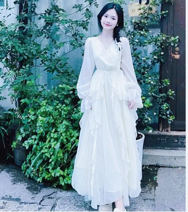 Ladies Chiffon V-Neck Wedding Bridesmaid Dress, Slim Teardrop White Gown