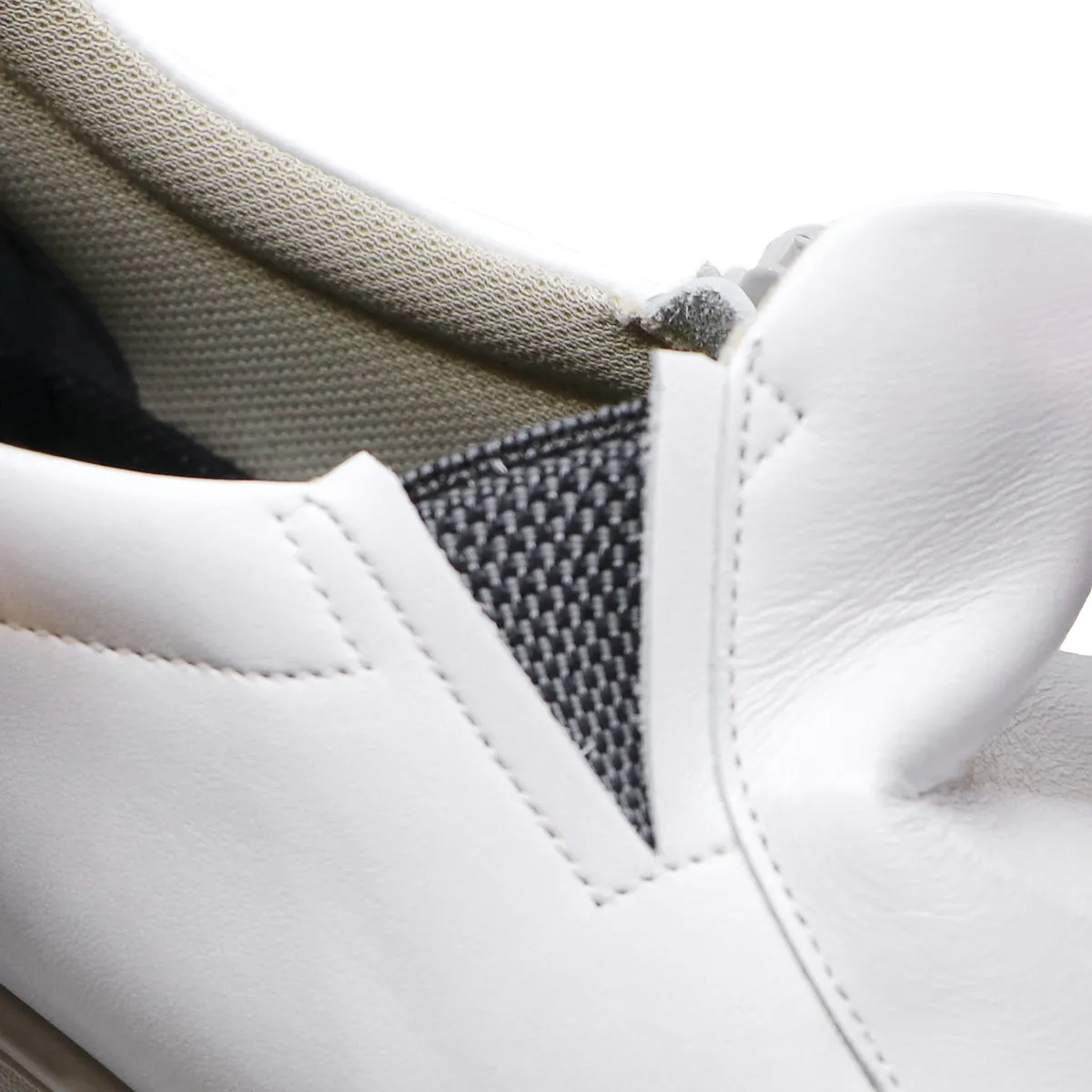 MANO Black ULTRA LIGHT SLIP ON