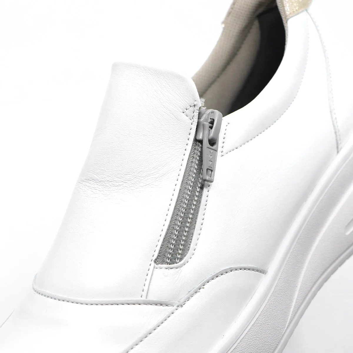 MANO Black ULTRA LIGHT SLIP ON