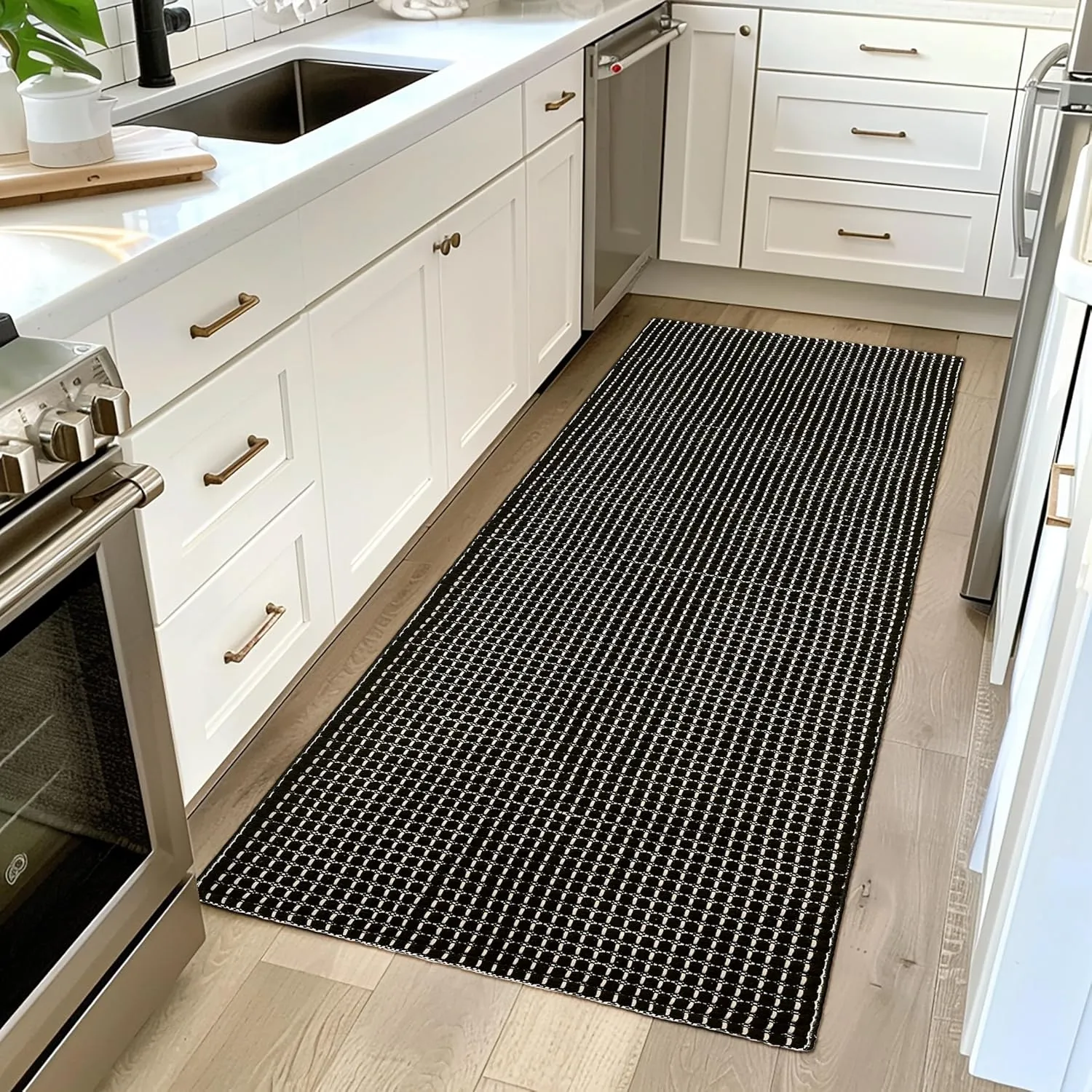 Natural Cotton Woven Hallway Runner Rug 2x6 ft Washable Boho Reversible Carpet Kitchen Rugs Farmhouse Entryway Runner Rugs Indoor for Bathroom Bedroom Laundry Room, Black