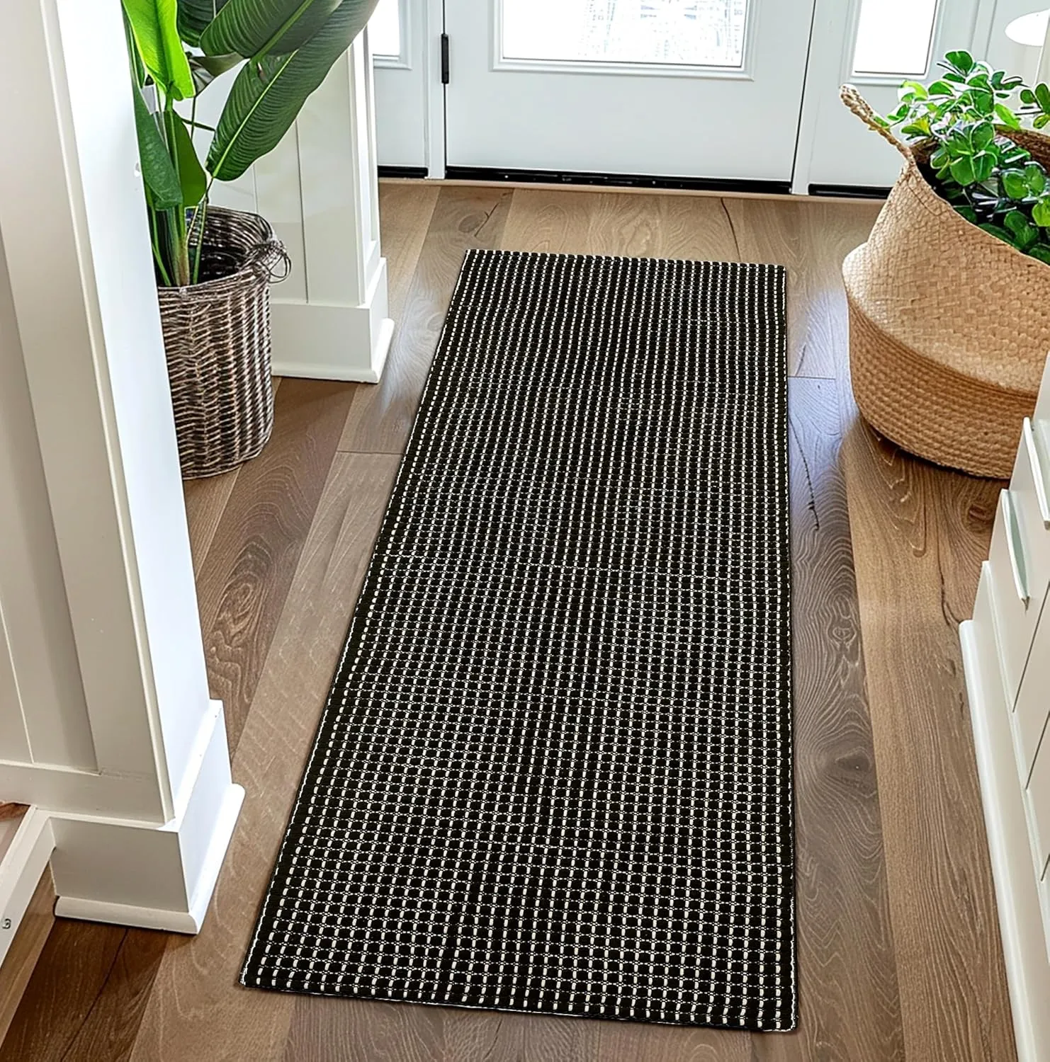 Natural Cotton Woven Hallway Runner Rug 2x6 ft Washable Boho Reversible Carpet Kitchen Rugs Farmhouse Entryway Runner Rugs Indoor for Bathroom Bedroom Laundry Room, Black