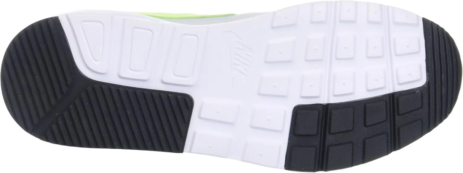 NIKE Men's Sneaker