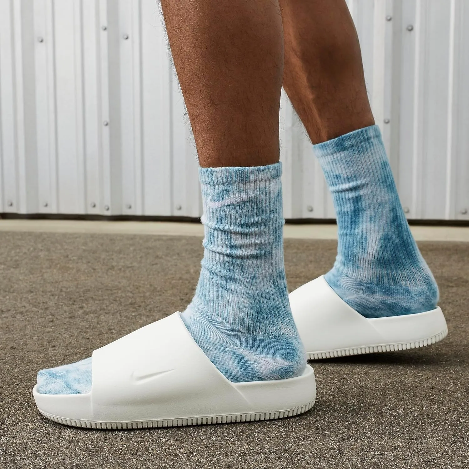 NIKE Men's Sneaker