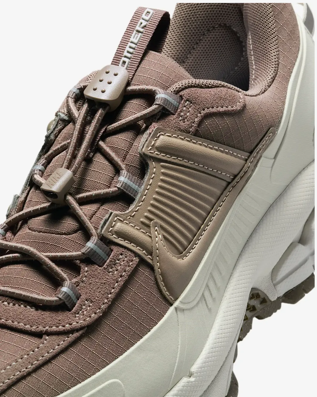Nike Zoom Vomero 5 Roam "Light Bone Mink Brown" Sneakers