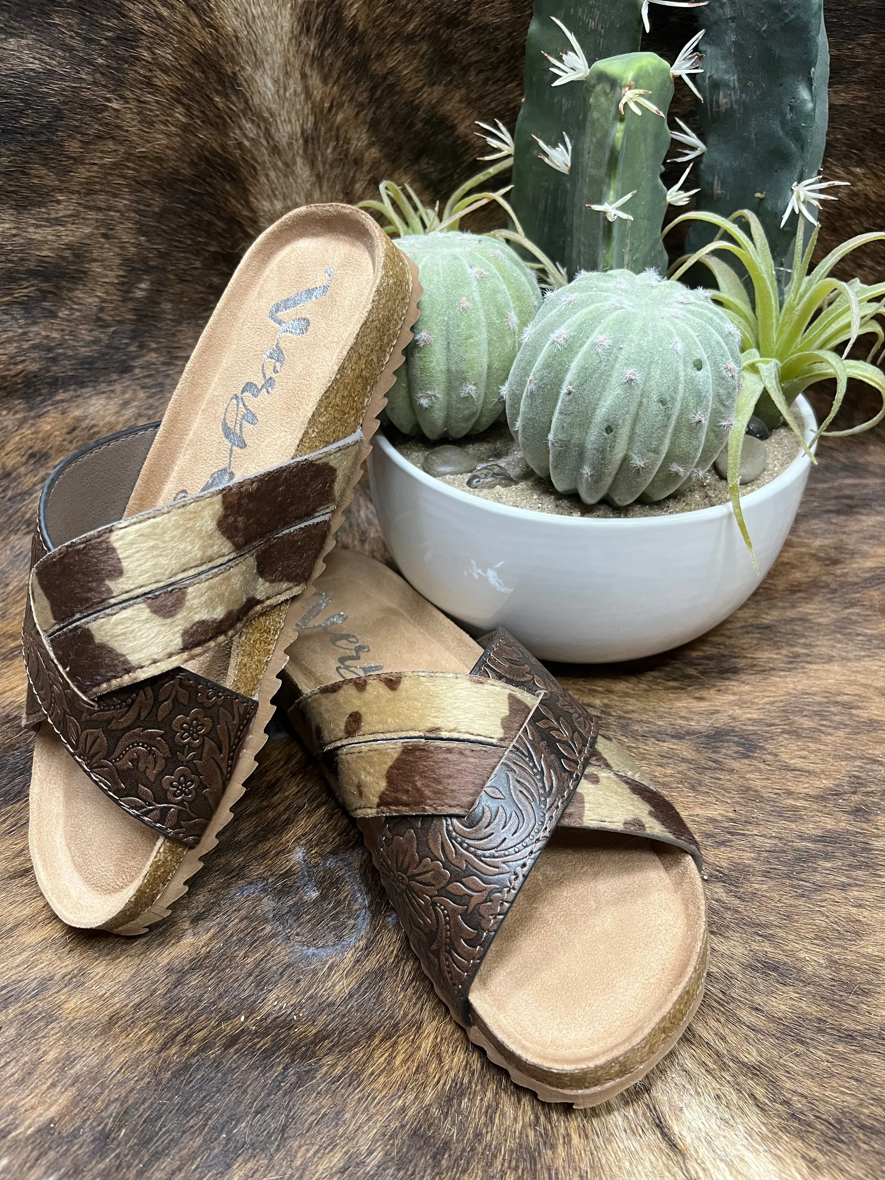 Very G Ari Brn Cow Sandal