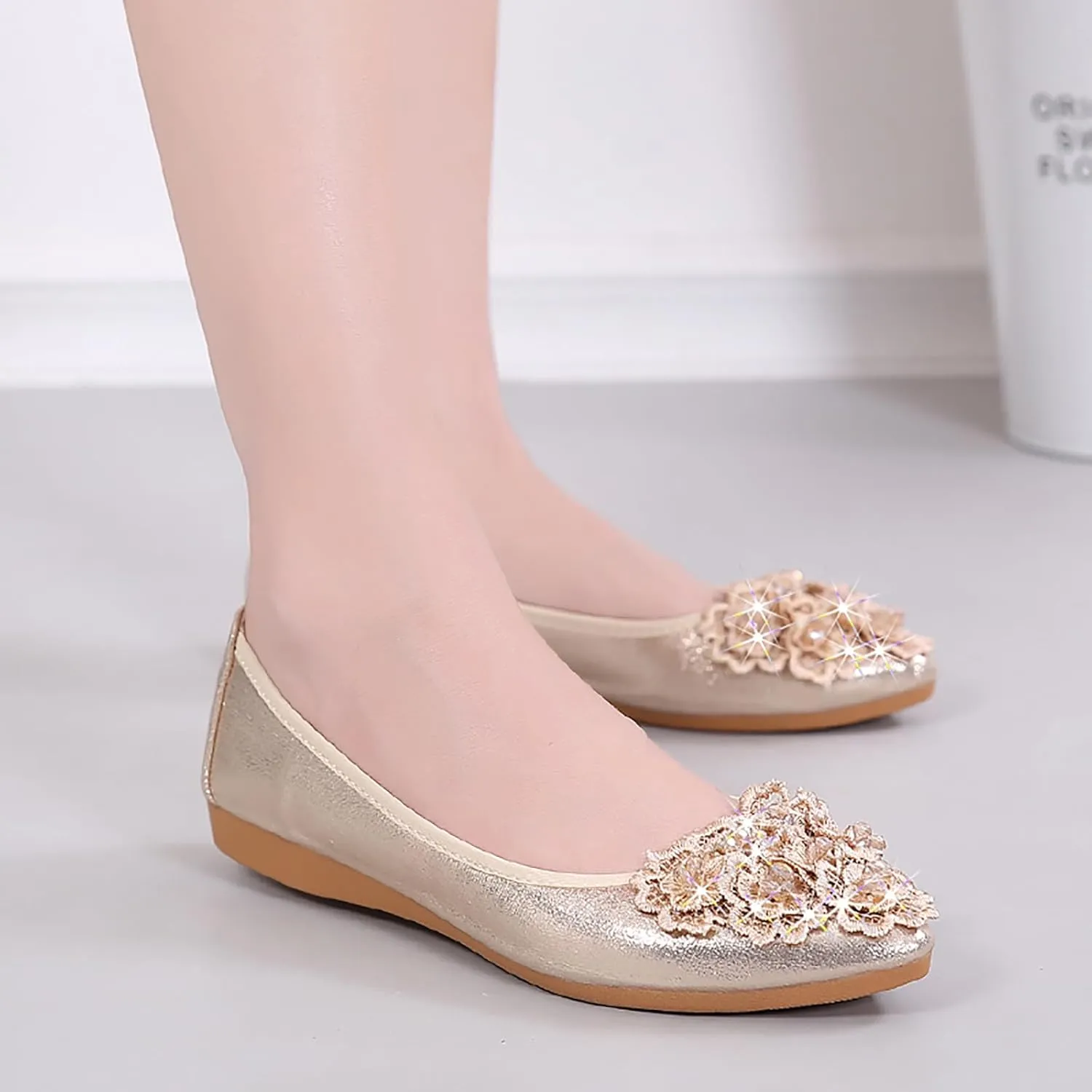 Women's Flats, Foldable Ballet Flats for Women, Flower Pionted Toe Comfort Light Weight Slip-On Dress Shoes