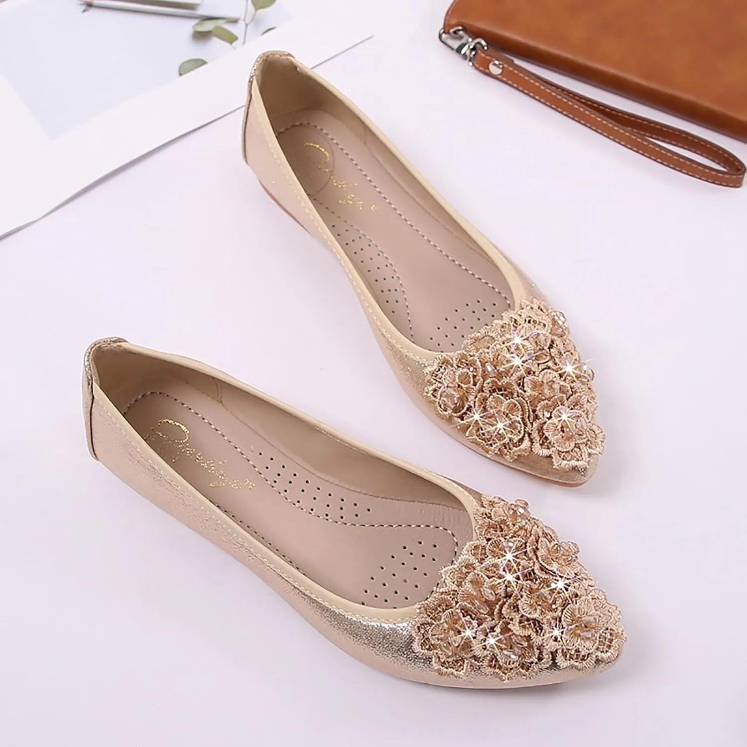 Women's Flats, Foldable Ballet Flats for Women, Flower Pionted Toe Comfort Light Weight Slip-On Dress Shoes