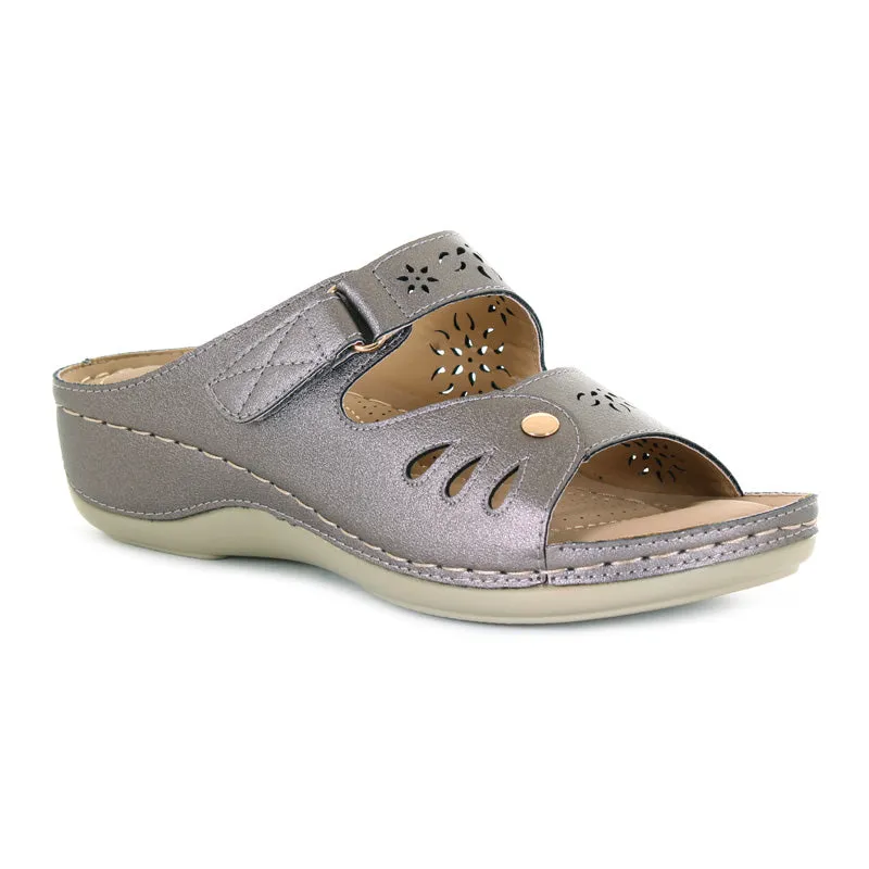 Womens Larissa Wedge Sandal Pewter