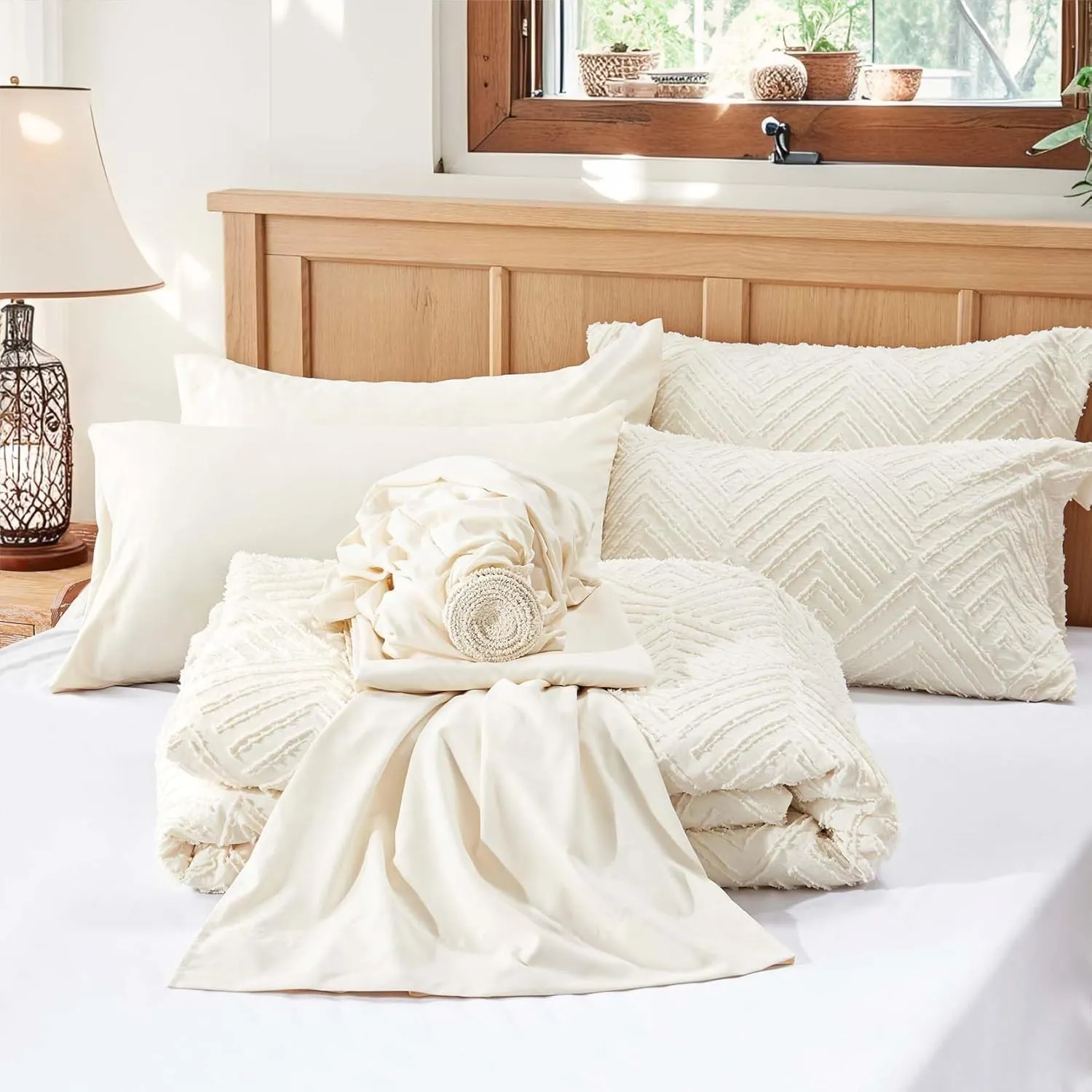 Zzlpp King Comforter Set 7 Pieces, Cream Tufted Bed in a Bag with Comforter and Sheets, All Season Boho Bedding Sets with 1 Comforter, 2 Pillow Shams, 2 Pillowcases, 1 Flat Sheet, 1 Fitted Sheet